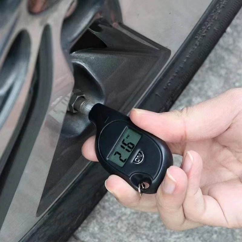Jauge numérique de pneu avec é - Digital Tire Pressure Gauge Rechargeable avis et prix